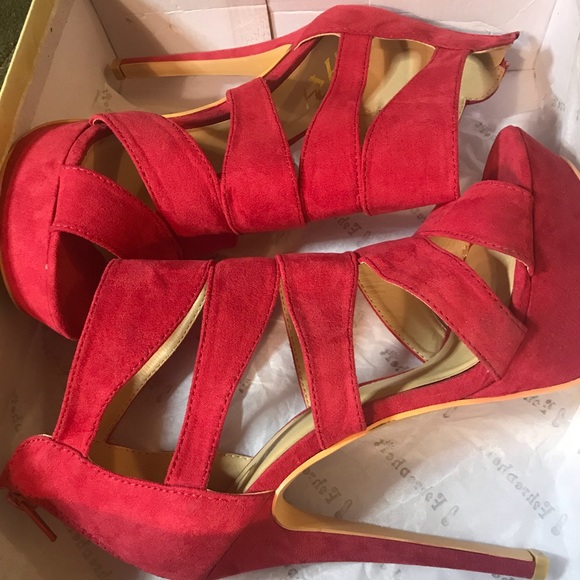 Fahrenheit Divina Red Platform Sandal - Picture 1 of 4